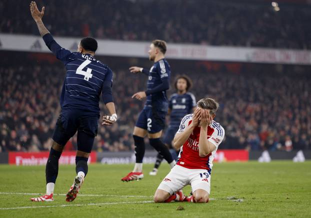 Premier League - Arsenal v Aston Villa