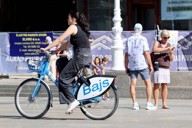 Zagreb: Godinu dana Bajsa