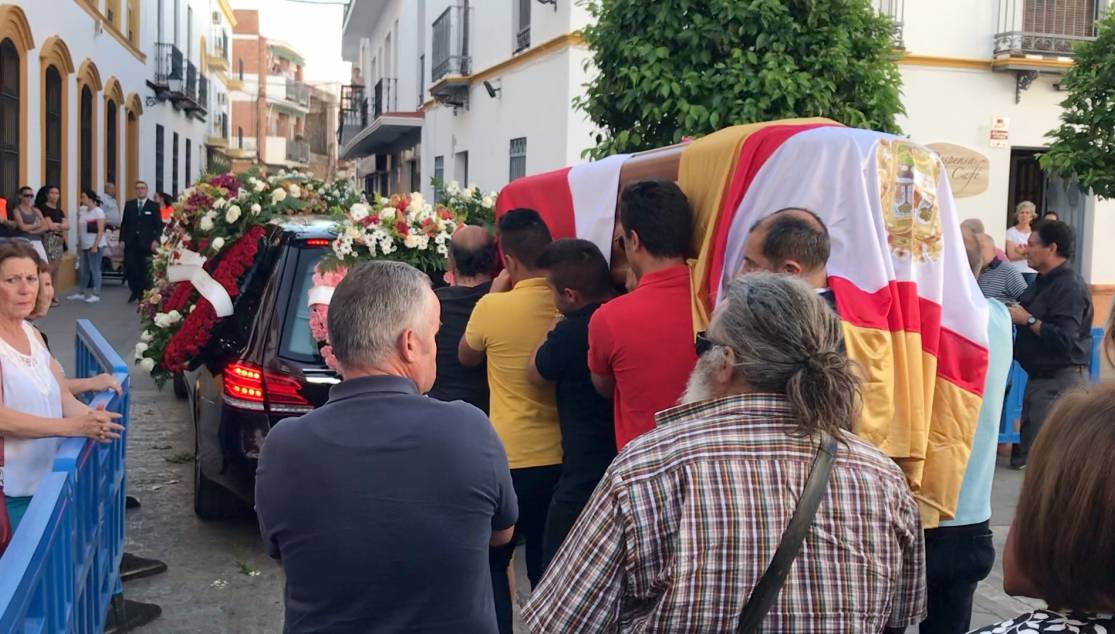 Reyes pokopan, kćerkice su mu poručile: Naš tata, volimo te...