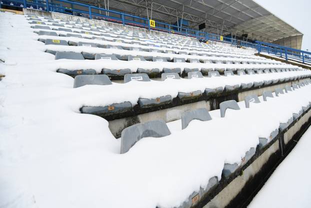 Kopivnica: Stadion Ivan Kušek Apaš osvanuo pod snježnim pokrivačem