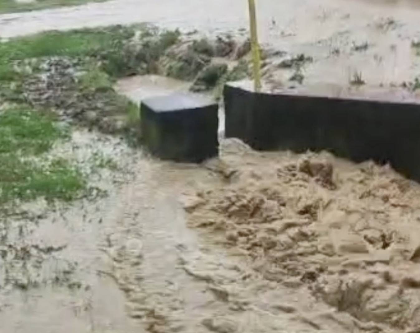 VIDEO Kiša napravila kaos kod Nove Gradiške: 'Poplavljeno je sve, od kuće do podruma i vrta'