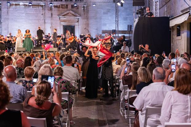 Dubrovnik: Opera galom ispred Katedrale zatvorene su 77. Dubrovačke ljetne igre