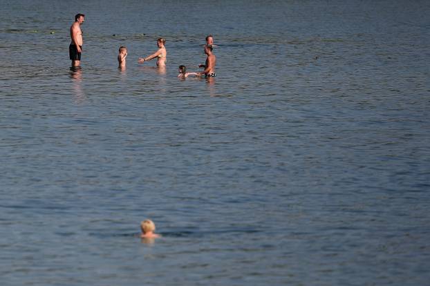 Spas od vrućina na zagrebačkom jezeru Jarun
