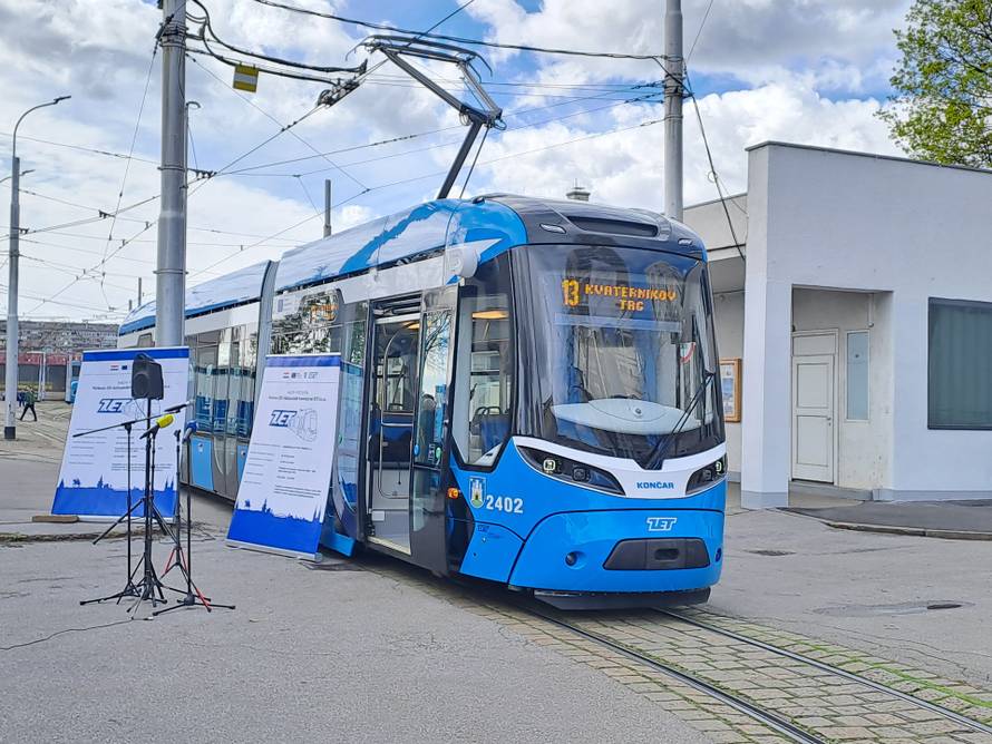 Drugi novi tramvaj u Zagrebu pušten u promet na liniji broj 13
