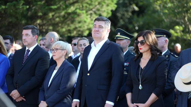 Kampor: Milanovic i Pirc Musar na Spomen groblju Kampor