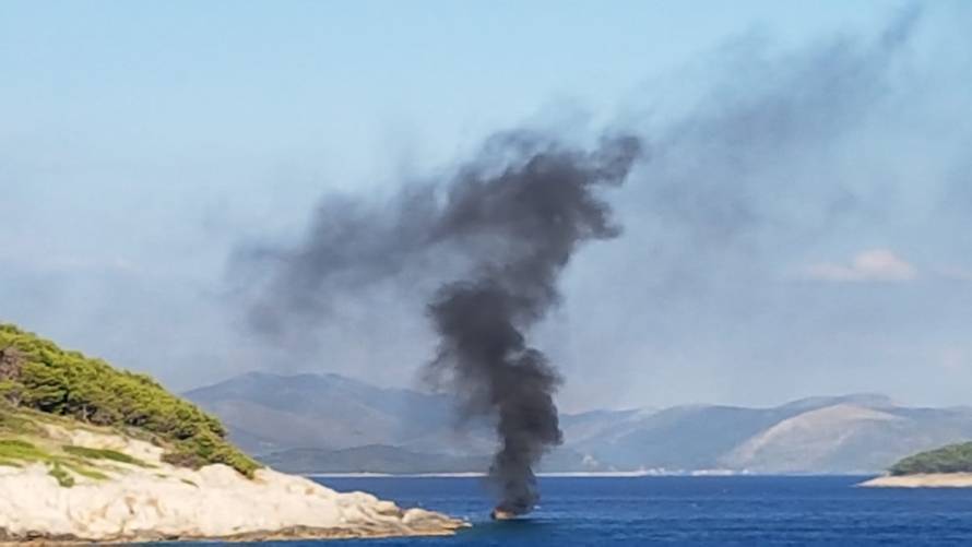 Planuo gliser blizu Šibenika, jedna osoba lakše ozlijeđena