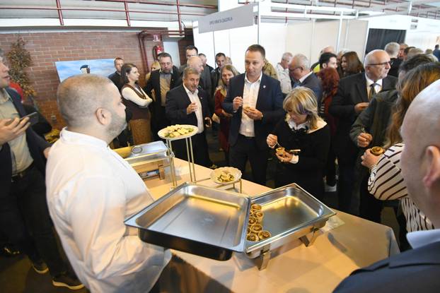 Grubišno Polje: Otvoren dvodnevni 19. Gospodarski sajam sira, meda i vrganja