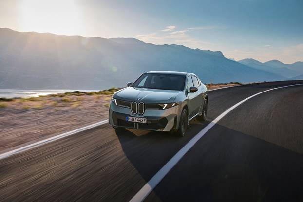 FOTO Ovo je novi BMW IX4: Coupe na struju ima 612 'konja'