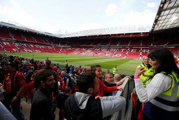 Manchester United v AFC Bournemouth - Barclays Premier League