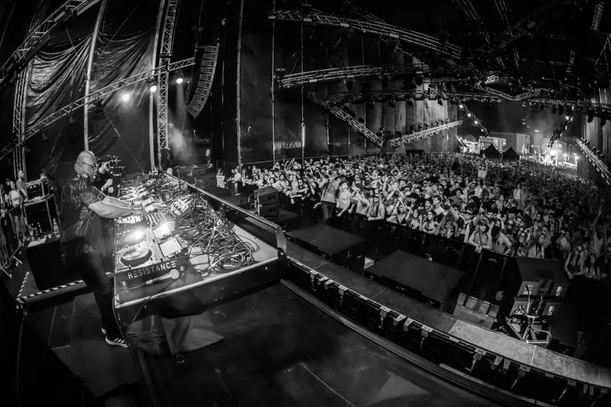 Split -  DJ-a Carl Cox