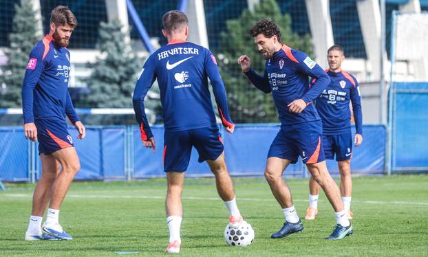Zagreb: Hrvatska nogometna reprezentacija na treningu u Maksimiru
