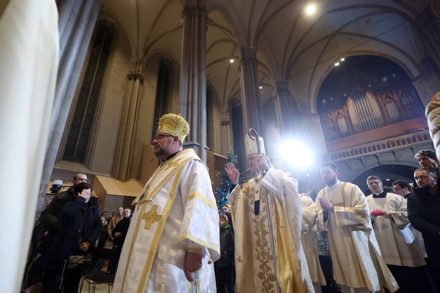 Zagreb: Misa polnoćka nakon pet godina slavi se u katedrali