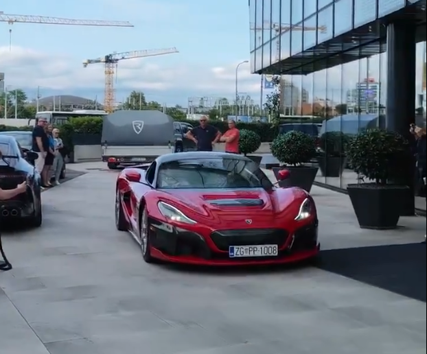 FOTO Dončićevi limeni ljubimci: Džip za apokalipsu, Porsche za svaku prigodu, ima i Zastavu!