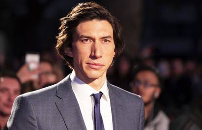 Adam Driver na snimanju filma o Enzu Ferrariju samo je gledao aute: 'Nisu mi dopustili voziti'