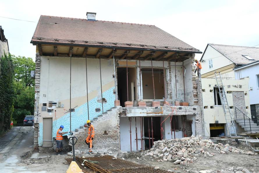 Sisak: Obilazak radova obnove Gradskog muzeja i dvorišnog prostora