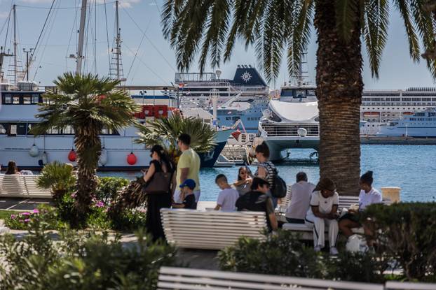 Proljetni ugođaj na Splitskoj Rivi