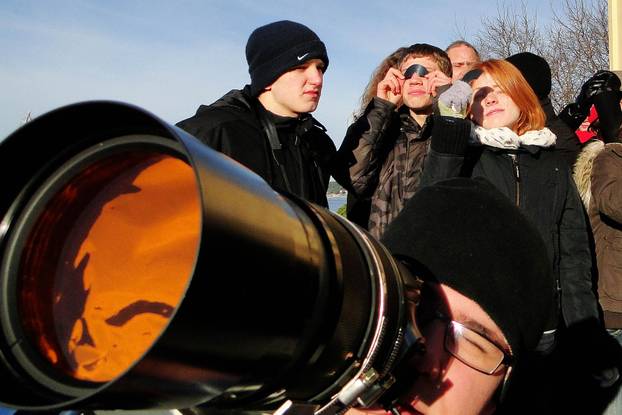 Pula: ?lanovi astronomskog društva Istra gledali pomr?inu Sunca