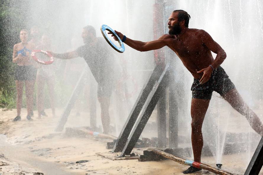 Milicu rasplakao poraz crvenog tima u 'Survivoru': 'Teško mi je jer će netko od nas morati kući'