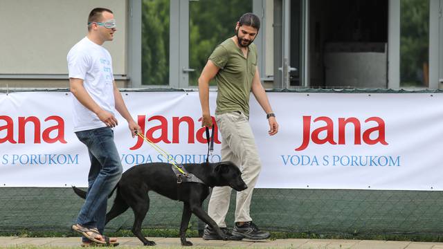 Jana „Voda s porukom“ nastavlja donacijski program