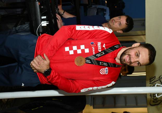 FOTO Pogledajte svečani doček Veočića nakon osvajanja bronce na Svjetskom prvenstvu u boksu
