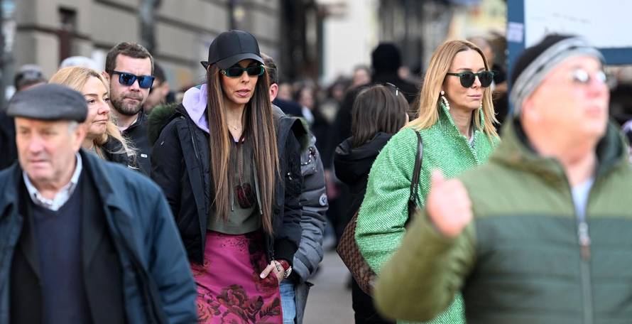 Zagreb: Olja Vori u društvu prijateljica prošetala gradom