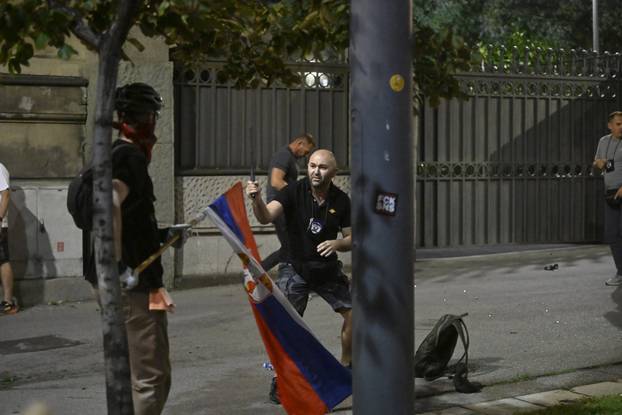 Beograd: Sukob građana i studenata s policijom tijekom prosvijeda