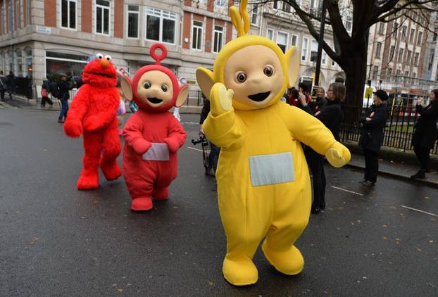 London: Trgovina Hamleys organizirala boži?nu paradu igra?aka