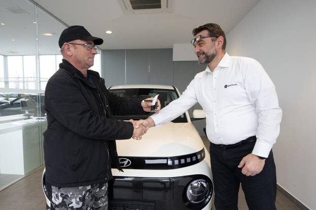 Rožman Bijelić, dobitnik automobila Hyundai Inster u nagradnoj igri 24sata