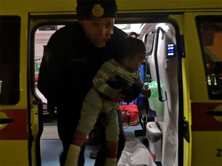 Policija spasila migrante u Lici, među njima djeca i trudnica