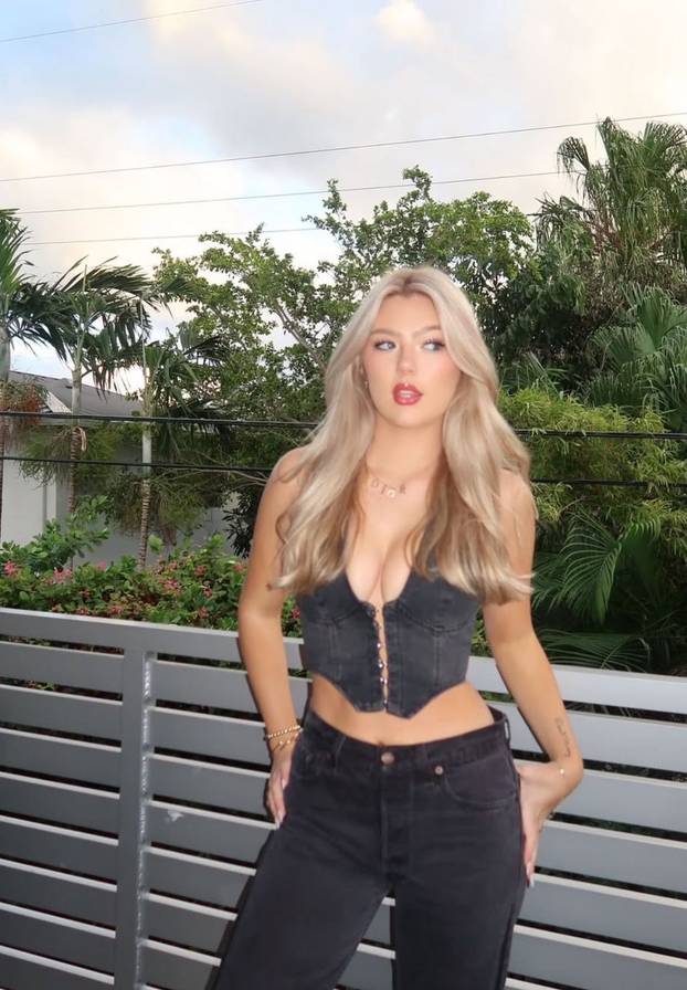 FOTO Ima 20 godina i prirodna je ljepotica: 'Od svog izgleda zarađujem i do milijun eura'