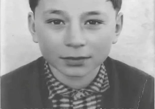 Rijetko tko bi ga prepoznao! Pogledajte kako je popularni Mile Kitić izgledao u mladosti