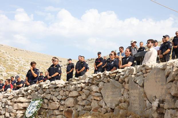Šibenik:Na Kornatima obilježena 19. godišnjica tragedije u kojoj je poginulo 12 vatrogasaca