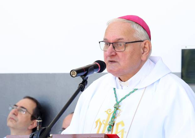 Šibenik: Na blagdan Svih svetih misno slavlje predvodio je mons. Tomislav Rogi?