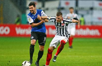 Frankfurt slavi: Kovač odveo Eintracht u polufinale kupa!