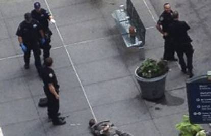 Prolaznike ispred Empire State Buildinga su upucali policajci!