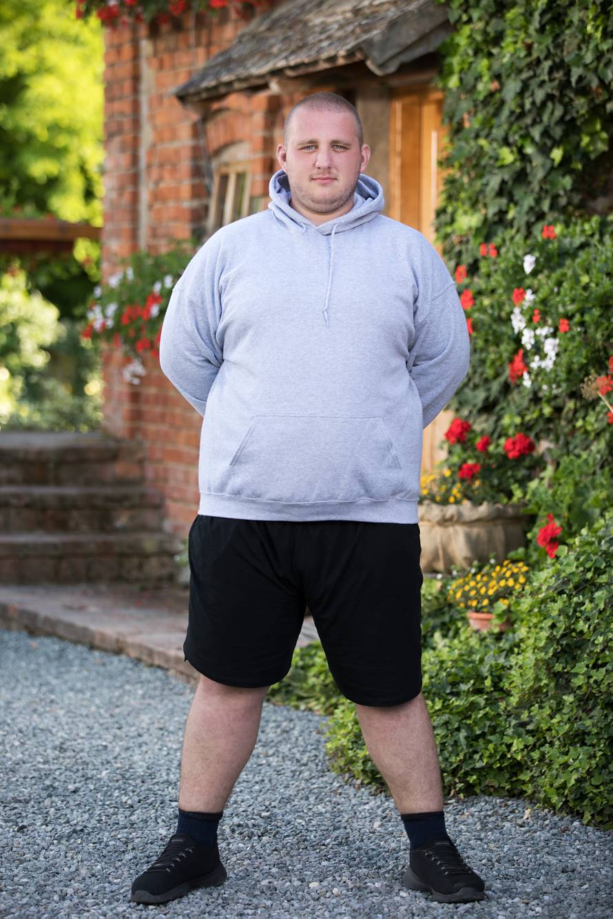 Dominik je zbog debljine bio žrtva nasilja, a Olivera želi na plažu bez pokrivanja ručnikom