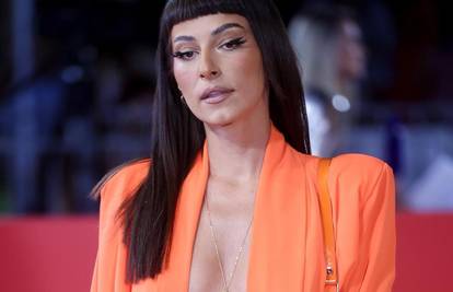 Izazovno izdanje na crvenom tepihu: Lijepa glumica pred kamere došla bez grudnjaka