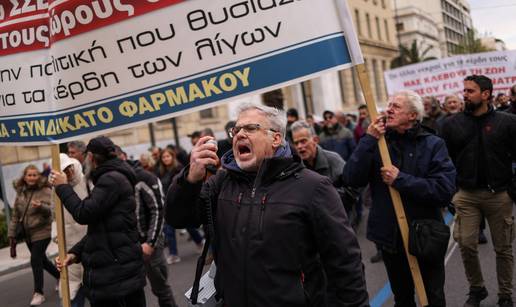 Štrajk paralizirao Grčku: Ljudi na ulicama, otkazani su letovi, veliki problemi za sve turiste