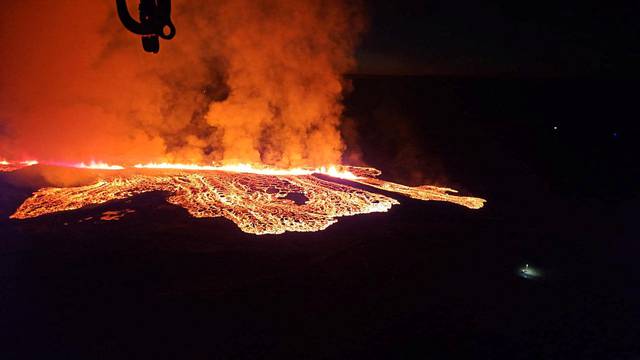 Volcano eruption in Reykjanes Peninsula