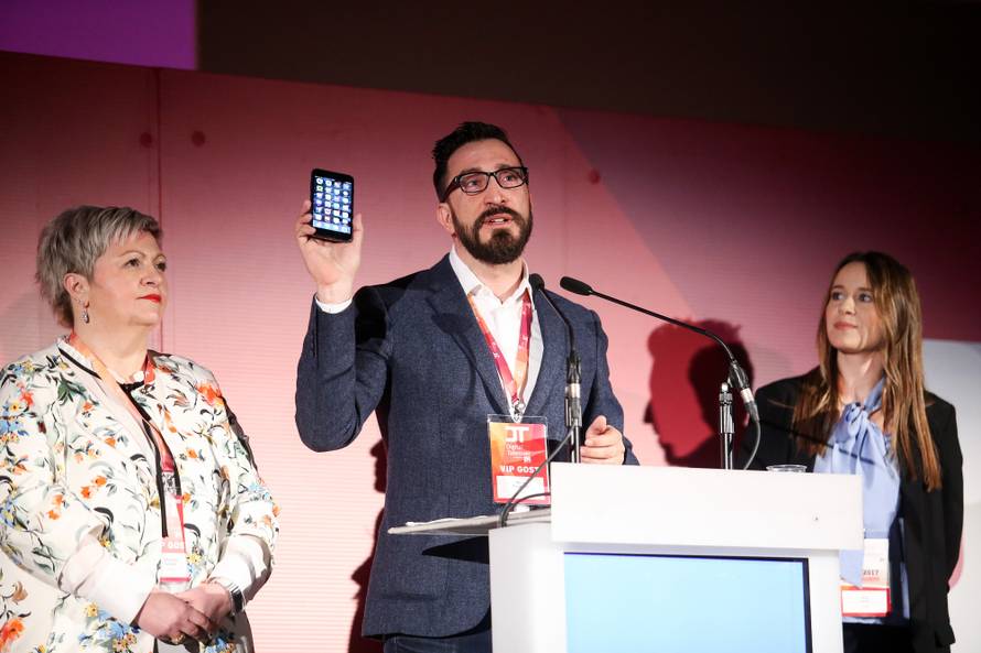 Digital Takeover: Dodijeljena su Business leaders priznanja...