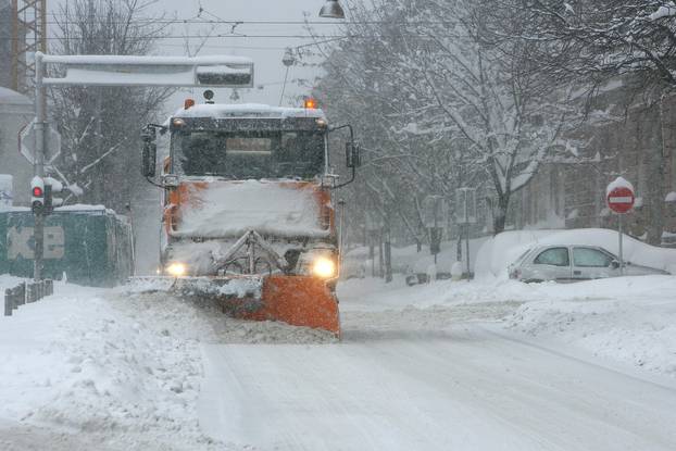 FOTO Na današnji dan prije devet godina Zagreb je zamela rekordna količina snijega