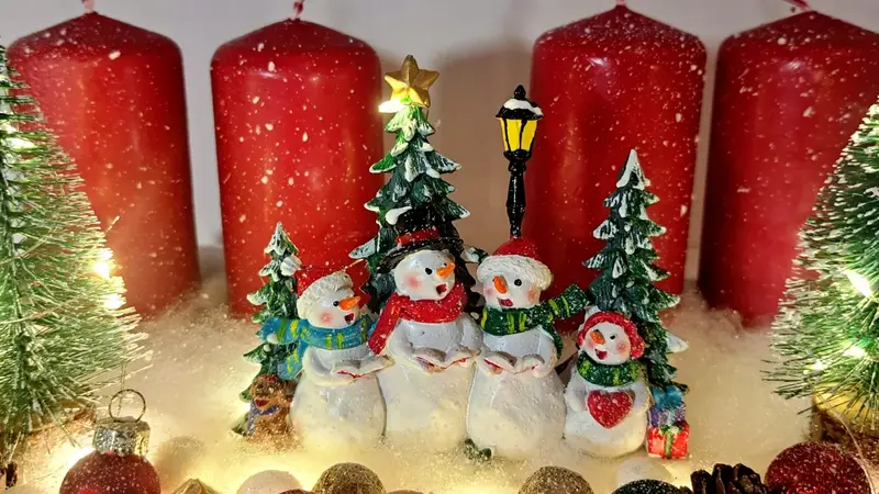 Naši umjetnici i dizajneri nude ukrase za Božić: Šalice se zlate, a vezeni vijenci su najtraženiji