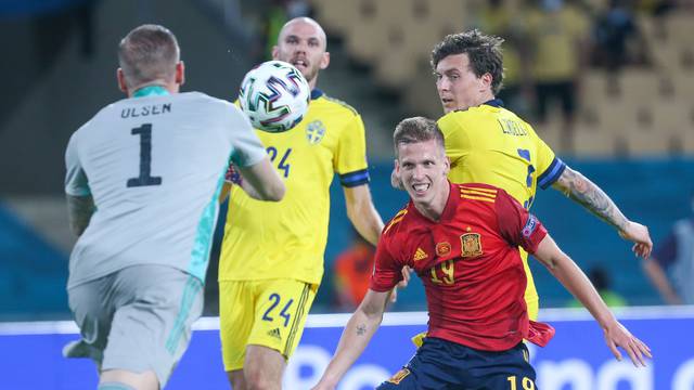 Football: European Championship, Group E, Spain - Sweden