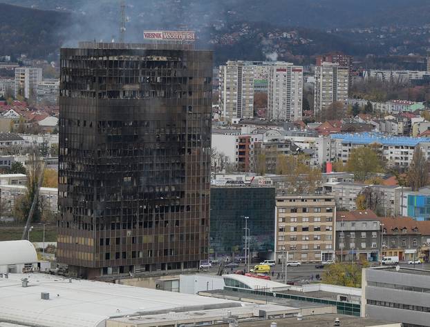 Zagreb: Pogled na izgoreni Vjesnikov neboder 