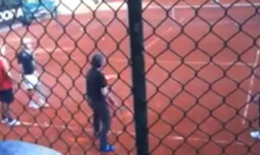 Kad Kerum igra tenis svi plaču: 'Kada su seljaci došli u grad...'