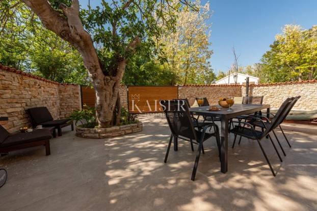 FOTO Ova vila sagrađena od kamena starog 120 godina, a cijena je prava sitnica