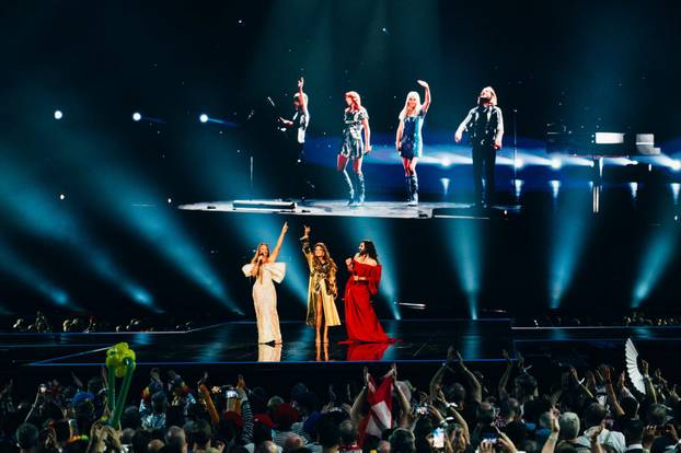 U ABBA-inu čast ukrstili glasove bivši pobjednici Eurosonga: Pogledajte atmosferu s bine