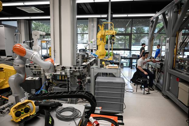 Zagreb: Obilazak Fakulteta strojarstva i brodogradnje