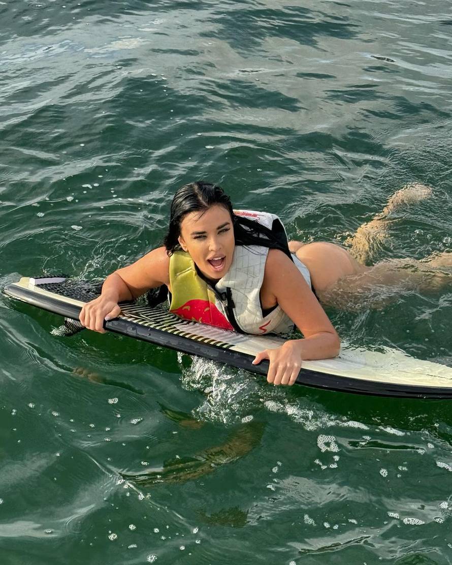 Knoll uživa na Floridi: Sredila se pa pokazala s kim provodi noć