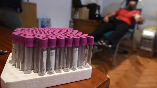 Hrvatska izvozi krvnu plazmu i onda natrag uvozi skupe lijekove napravljene od nje